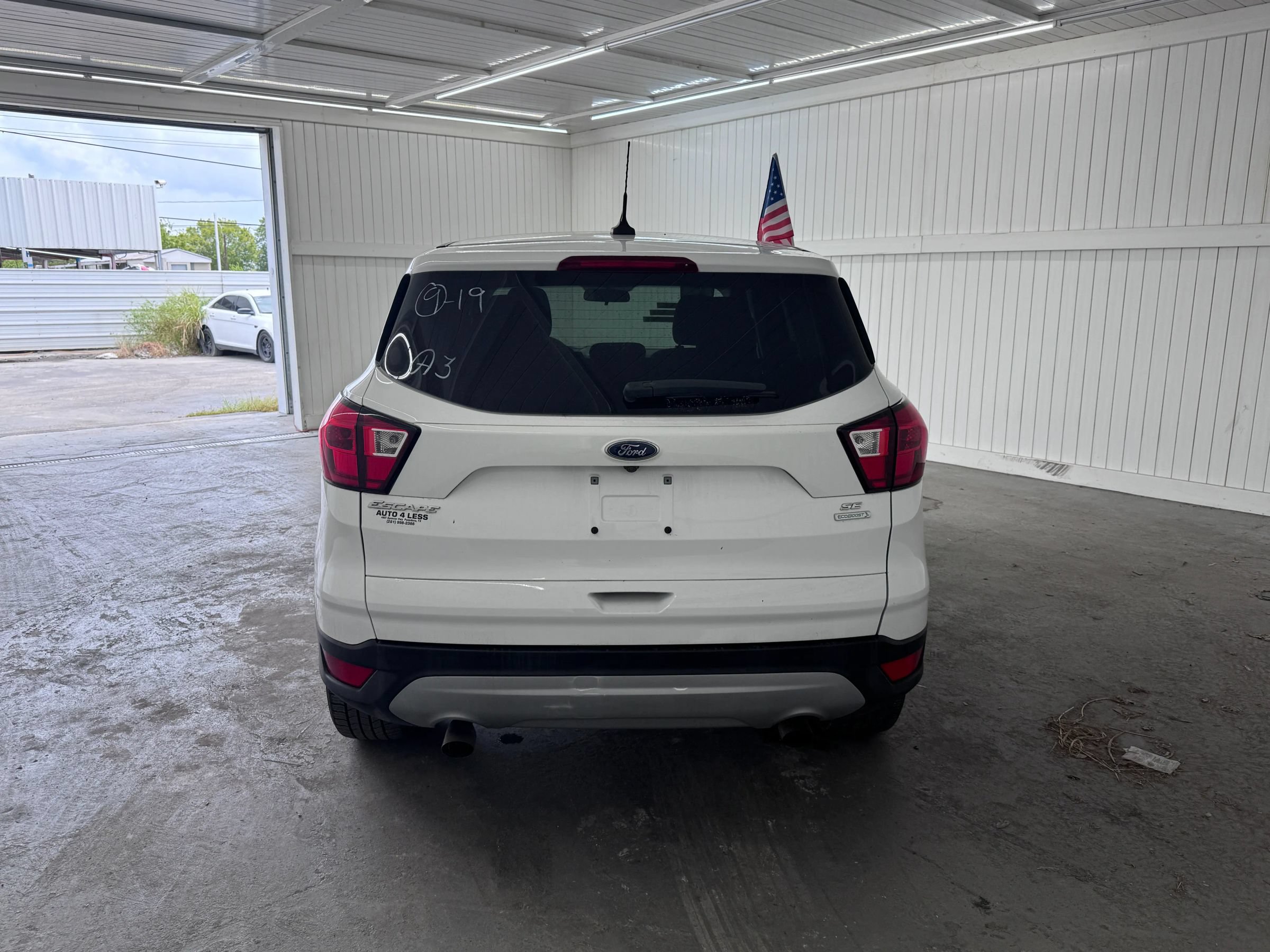 Used 2019 Ford Escape SE FWD image 6