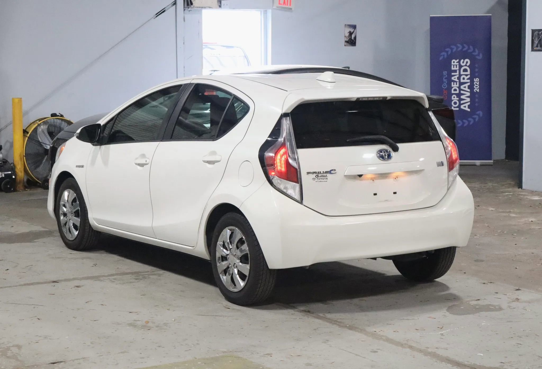 Used 2015 Toyota Prius C One image 7
