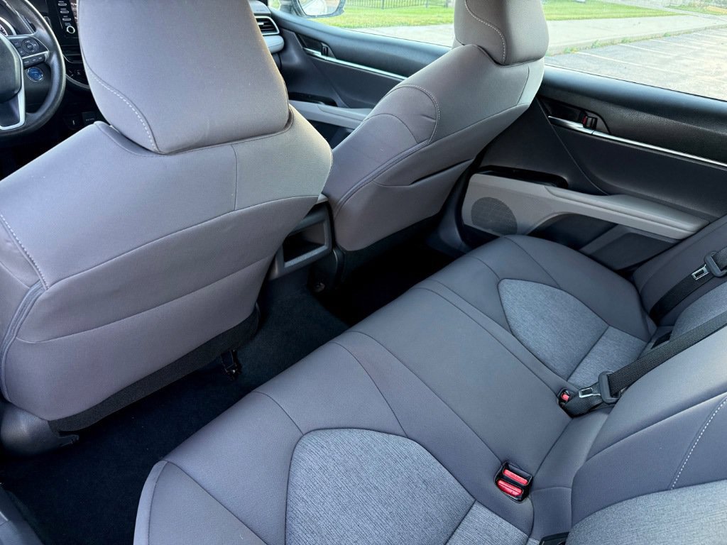 Used 2022 Toyota Camry LE FWD image 5