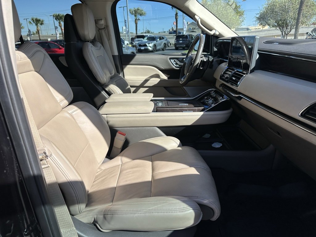 Used 2023 Lincoln Navigator L Reserve image 23