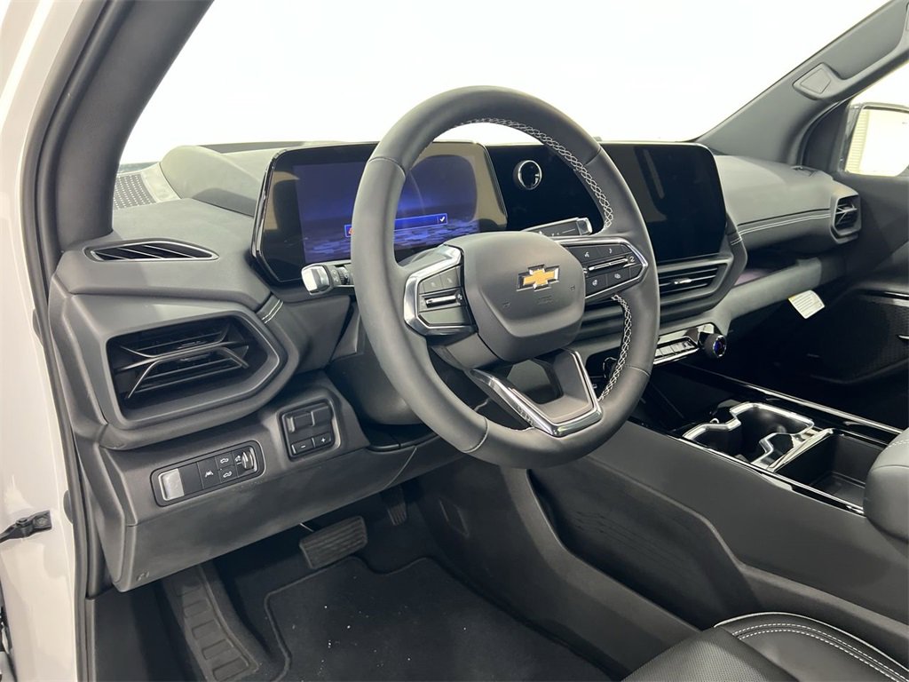 New 2025 Chevrolet Silverado EV LT image 9