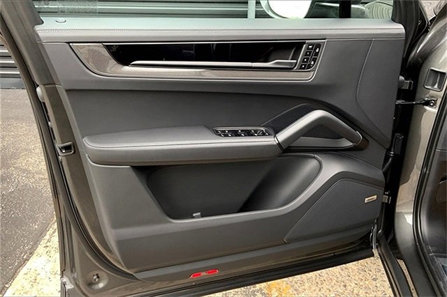 New 2026 Porsche Cayenne GTS image 27