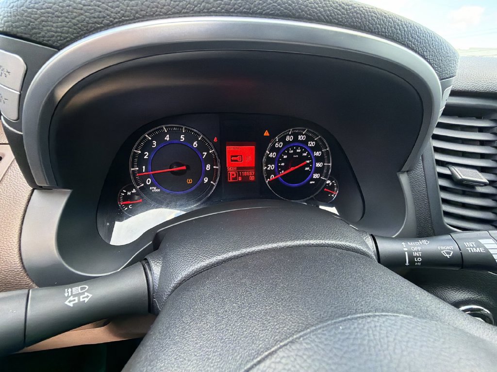 Used 2011 INFINITI FX35 AWD w/ Premium Pkg image 26