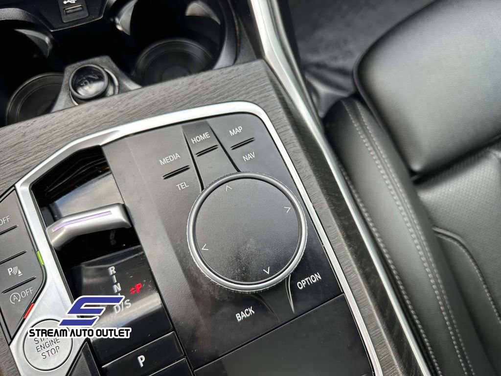 Used 2024 BMW 330i xDrive Sedan w/ Convenience Package image 32