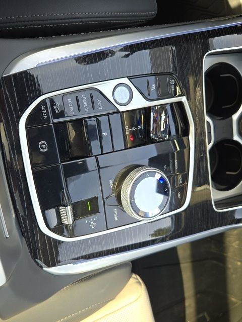 Used 2023 BMW X7 M60i w/ Executive Package AWD/4WD image 16