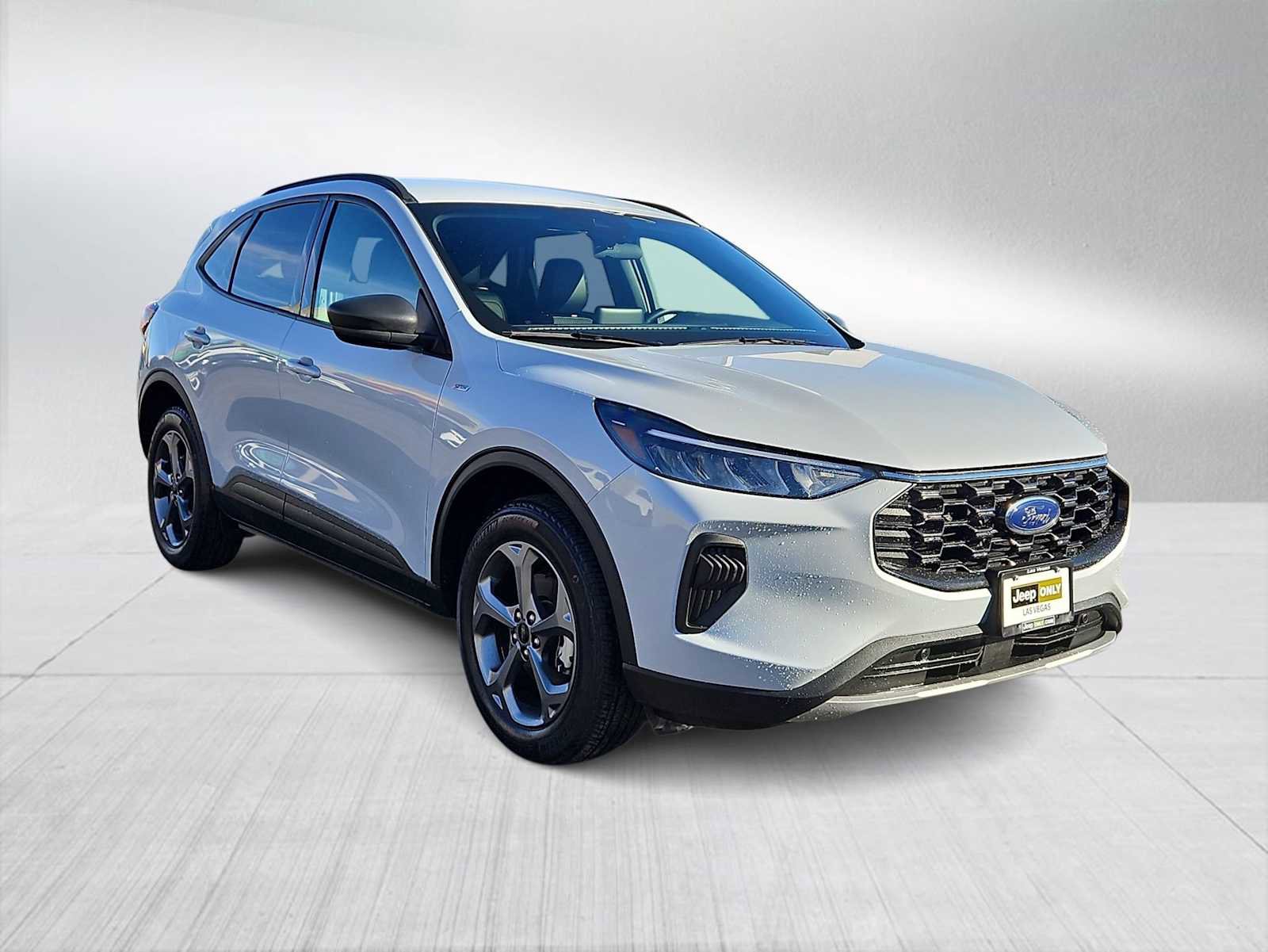 Used 2025 Ford Escape ST-Line image 2