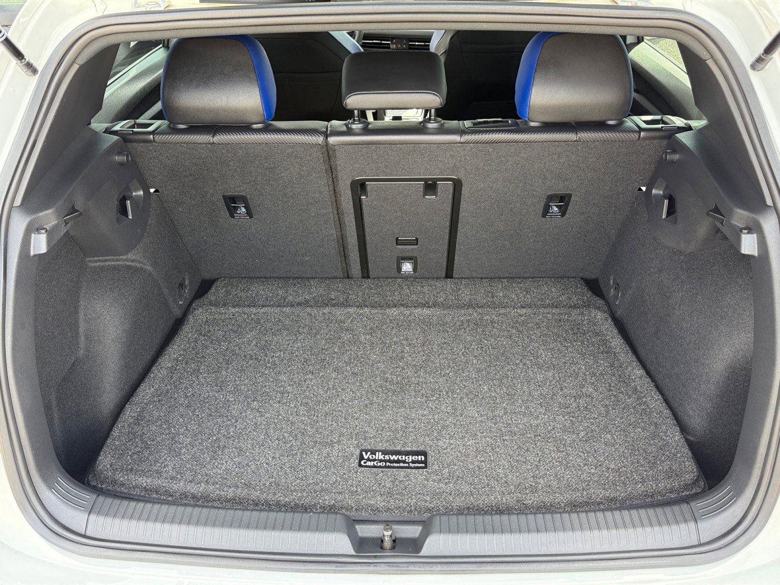 Used 2022 Volkswagen Golf R image 15