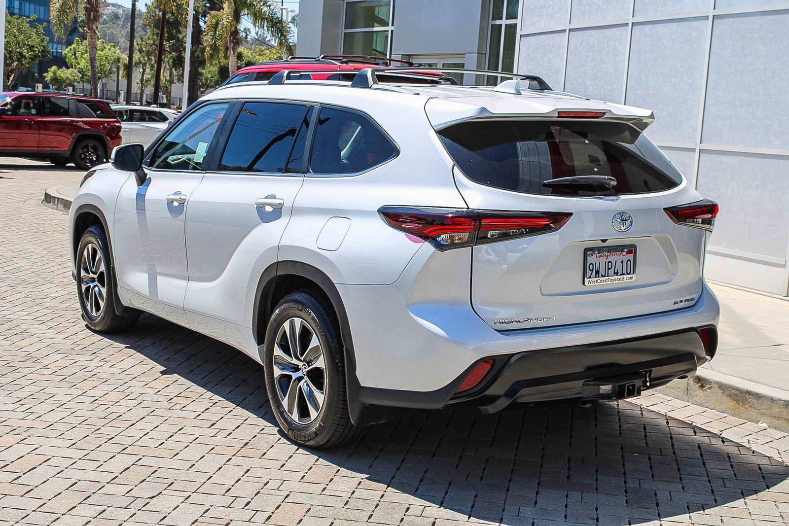 Certified 2026 Toyota Highlander XLE AWD/4WD image 9