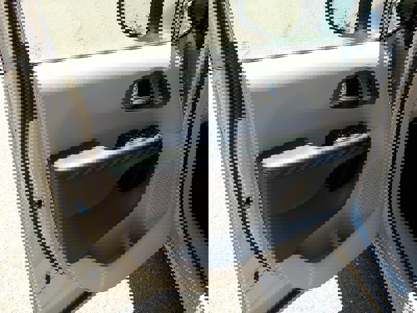 Used 2023 Chrysler Pacifica Touring-L image 18