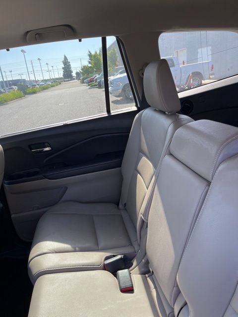 Used 2016 Honda Pilot Touring image 8