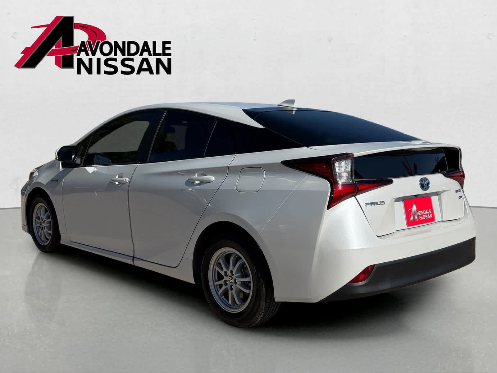 Used 2021 Toyota Prius L Eco w/ Carpet Mat Package (TMS) FWD image 4