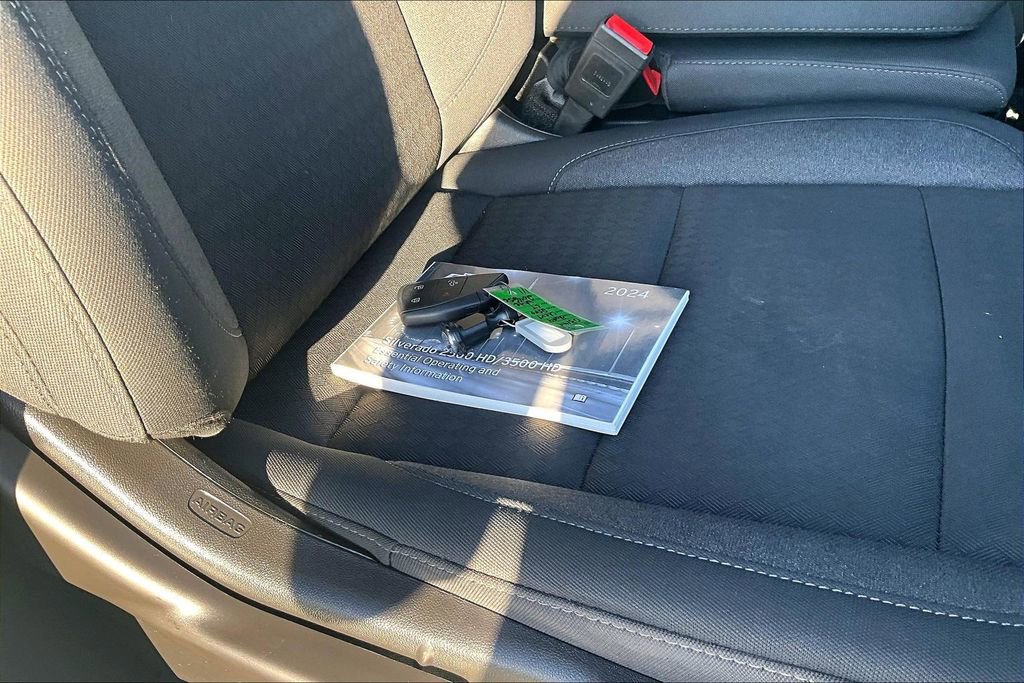 Used 2024 Chevrolet Silverado 2500 LT image 11