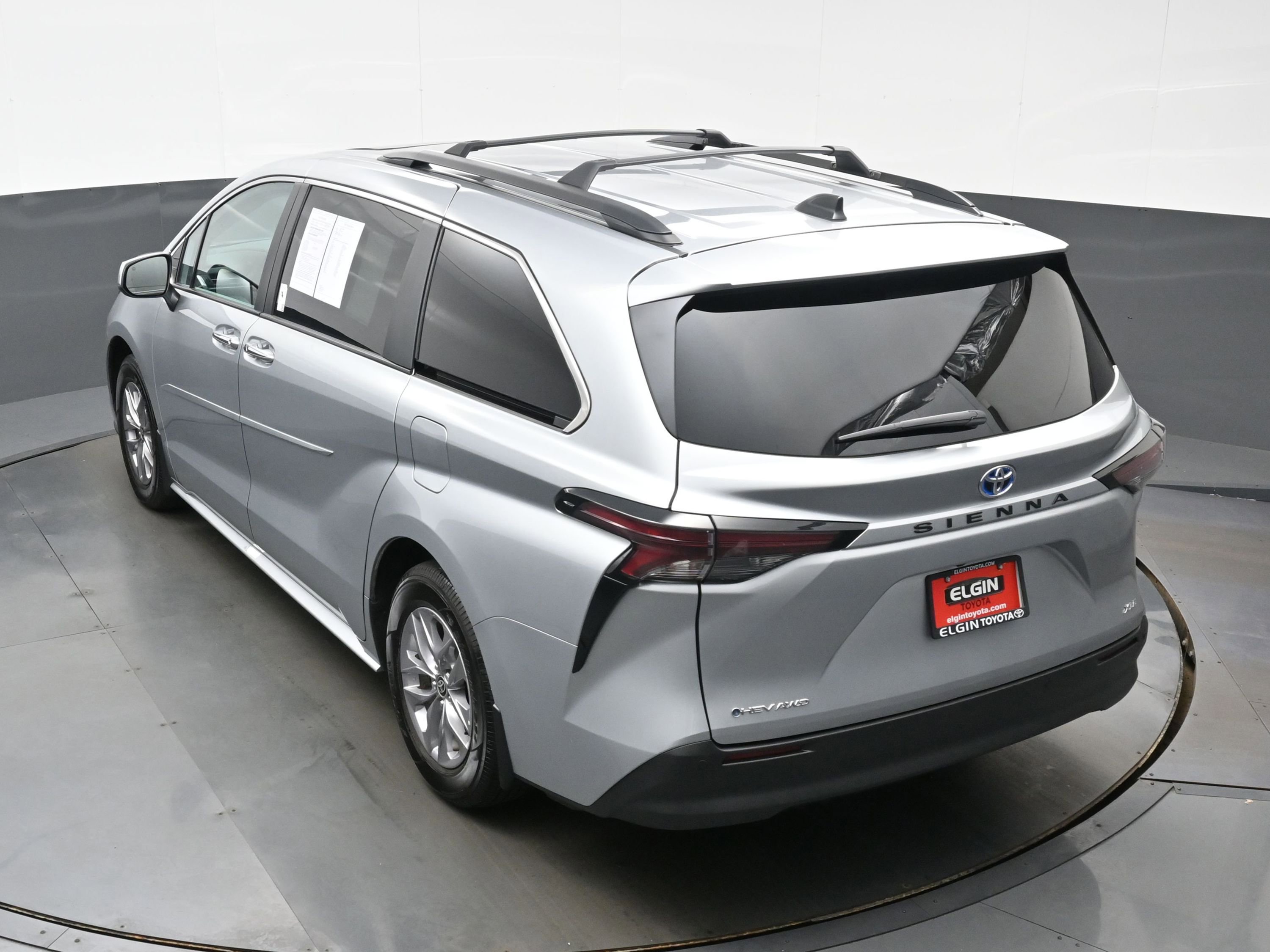 Used 2025 Toyota Sienna XLE w/ XLE Plus Package AWD/4WD image 40