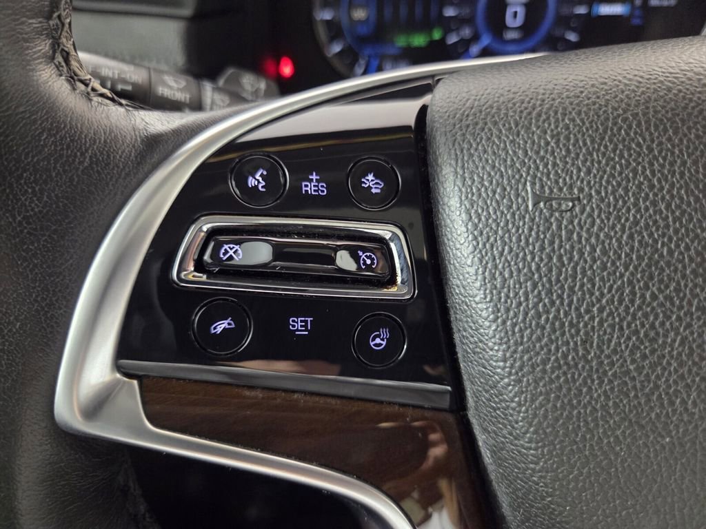 Used 2019 Cadillac Escalade ESV Luxury RWD image 18