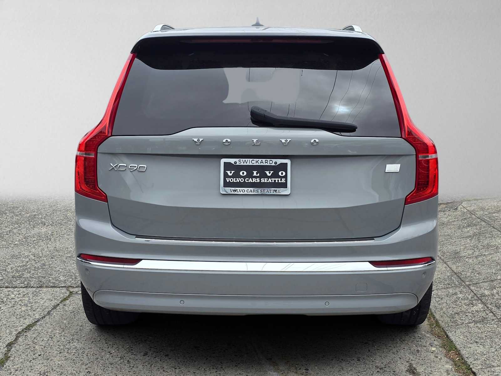 Certified 2024 Volvo XC90 T8 Ultimate w/ Protection Package Premier AWD/4WD image 4