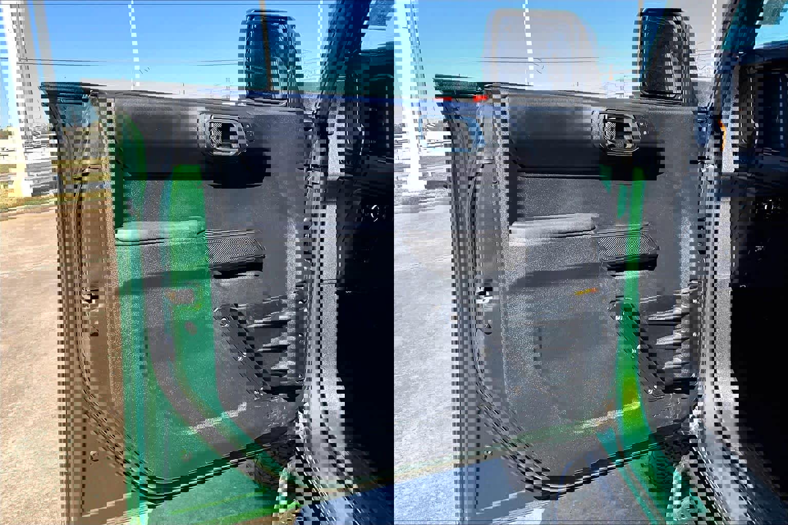 Used 2024 Ford Bronco Badlands image 21