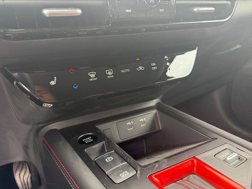 New 2026 Nissan Kicks SR w/ Cold Weather Package image 21