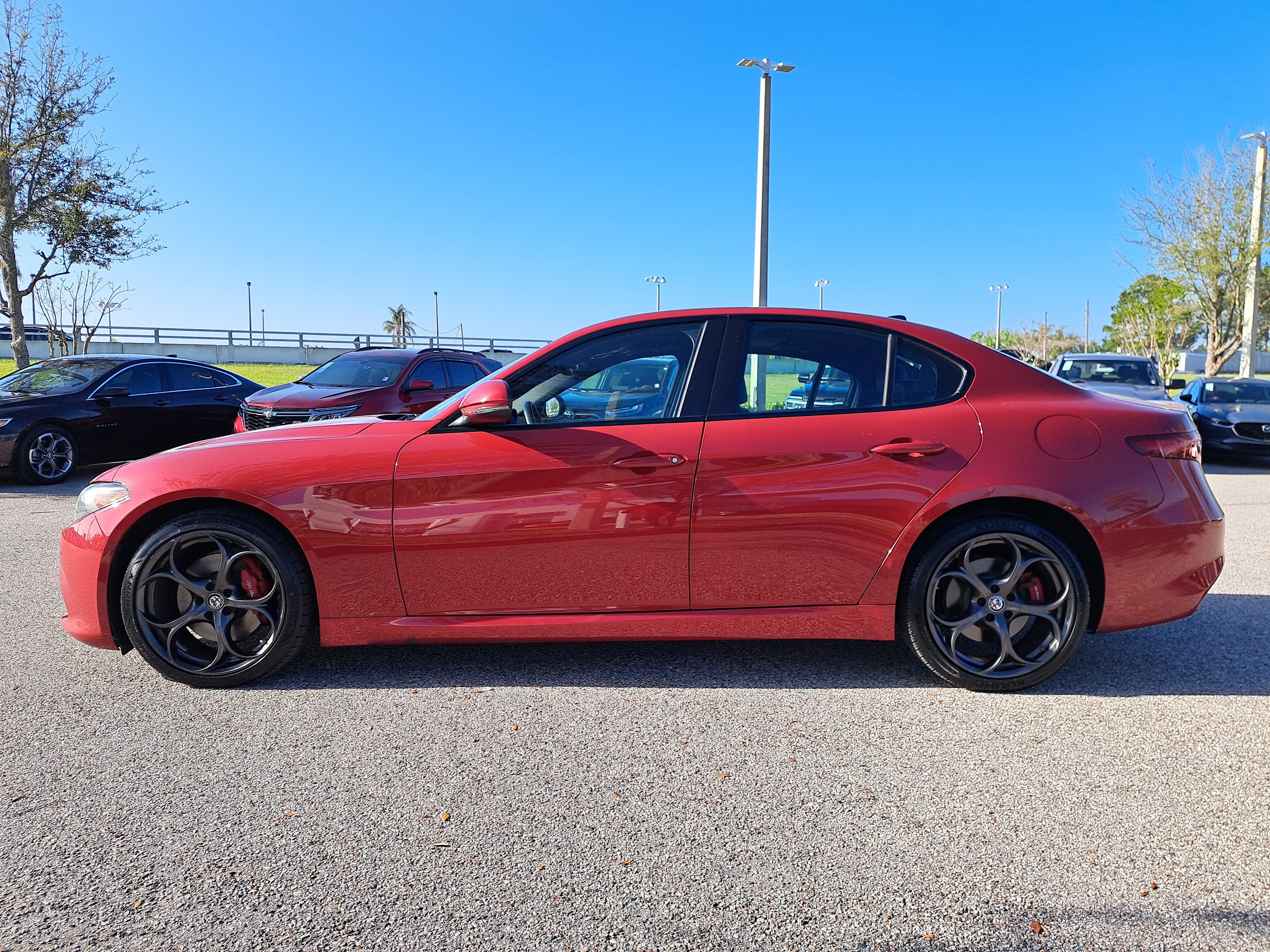 Used 2020 Alfa Romeo Giulia Ti Sport w/ Quick Order Package 22S Sport AWD/4WD image 8