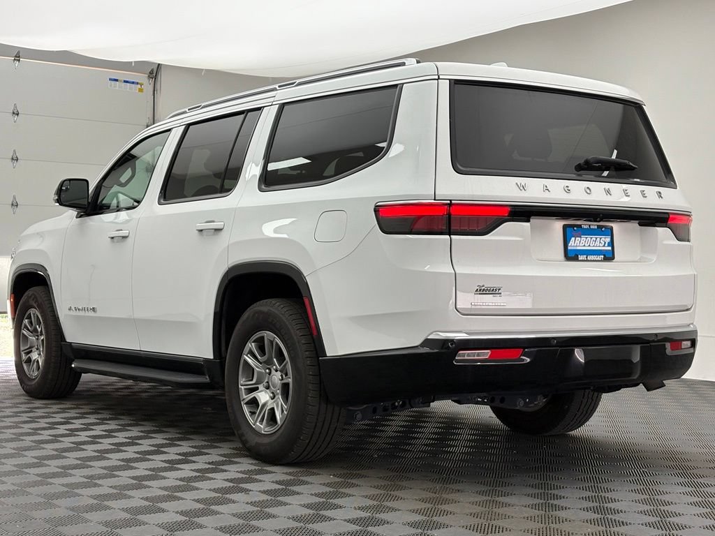 Used 2023 Jeep Wagoneer 4WD image 11