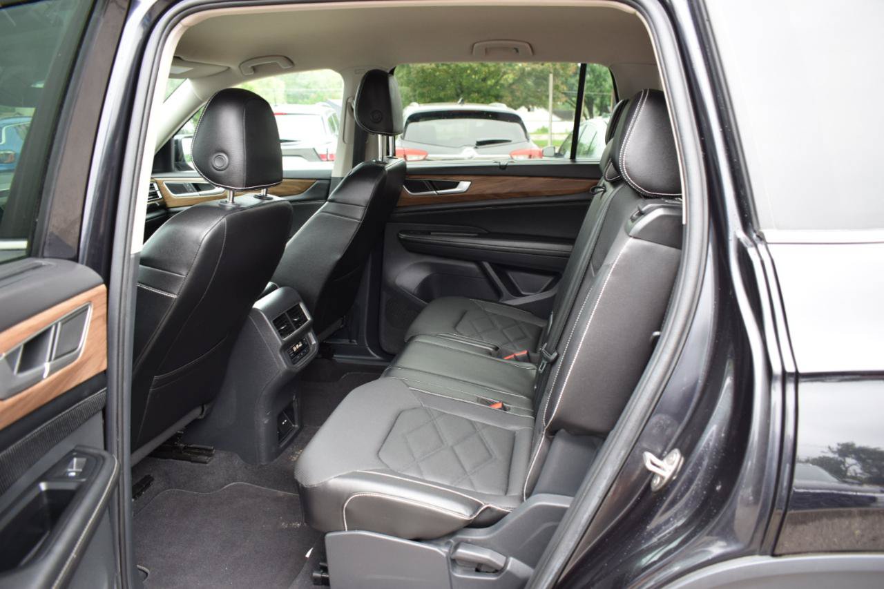 Used 2024 Volkswagen Atlas SE AWD/4WD image 34