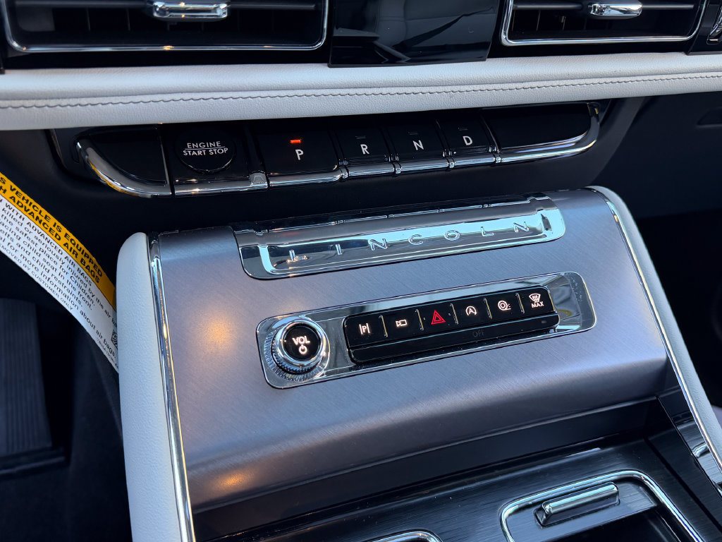 New 2026 Lincoln Aviator AWD image 19