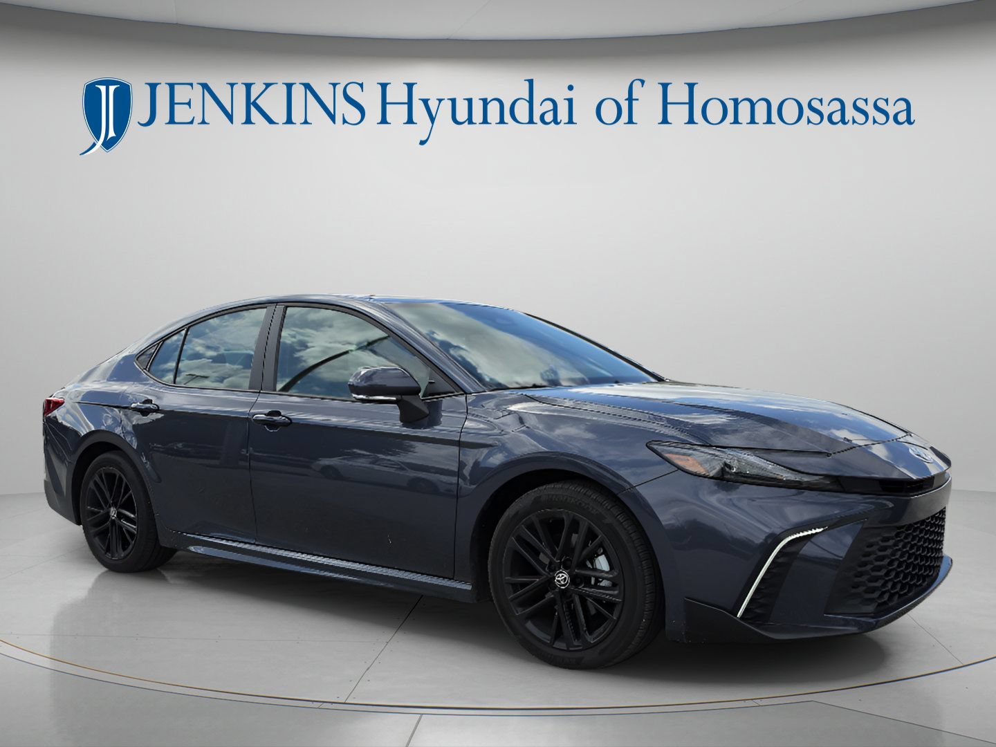 Used 2026 Toyota Camry SE w/ Convenience Package FWD image 1