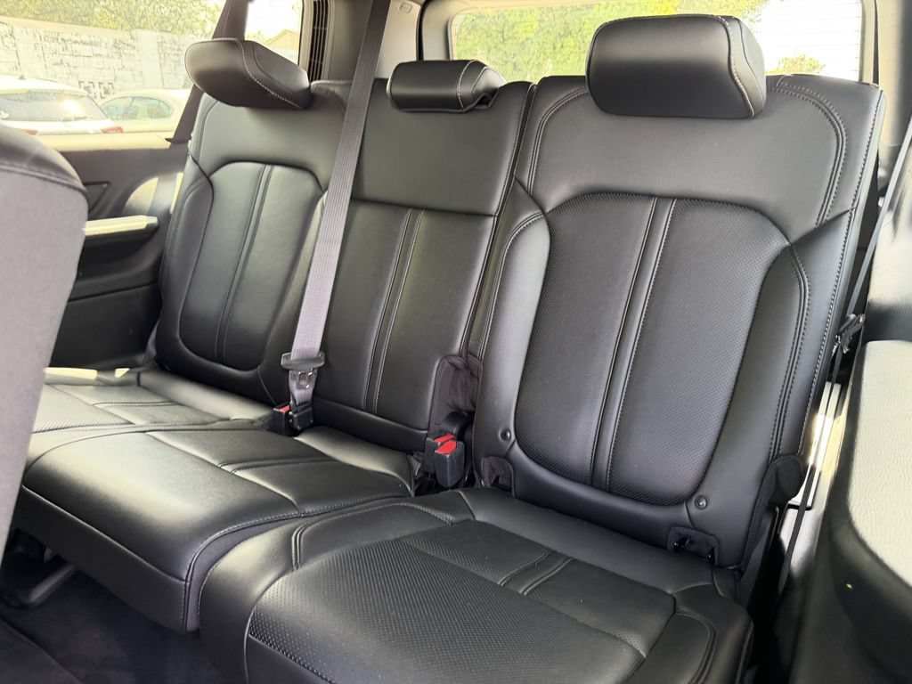Used 2024 Jeep Wagoneer L 2WD w/ Premium Group I image 19