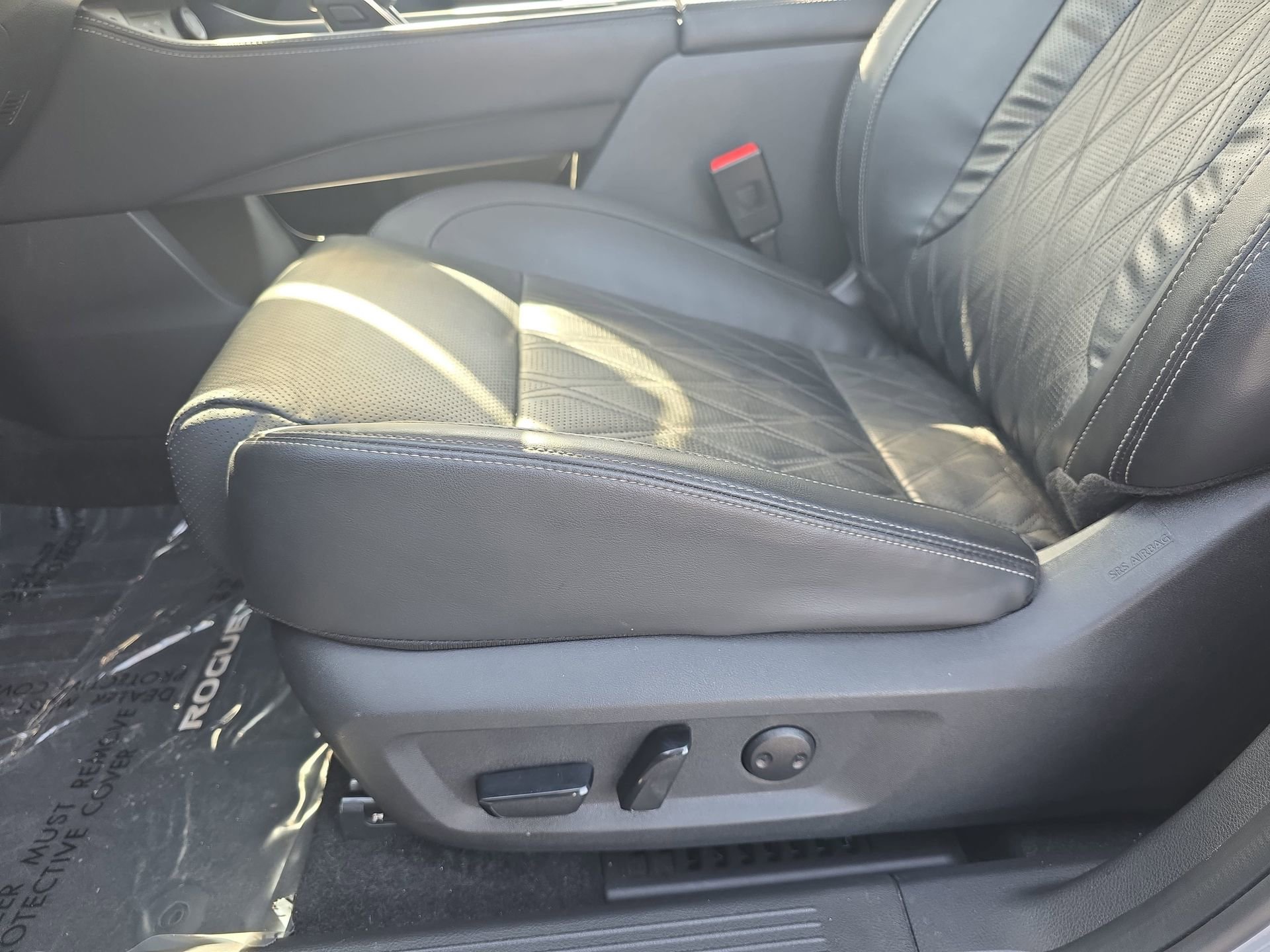Used 2025 Nissan Rogue Platinum AWD/4WD image 28