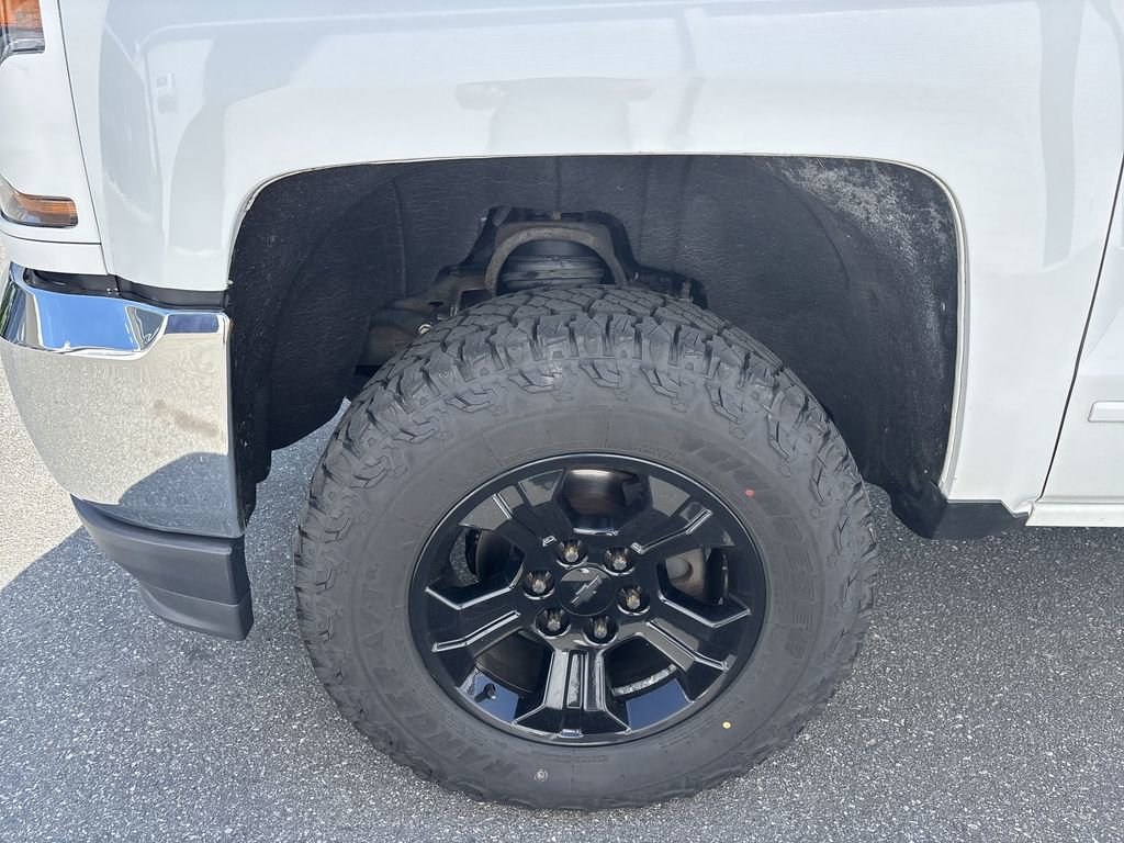Used 2017 Chevrolet Silverado 1500 LT w/ All Star Edition AWD/4WD image 18