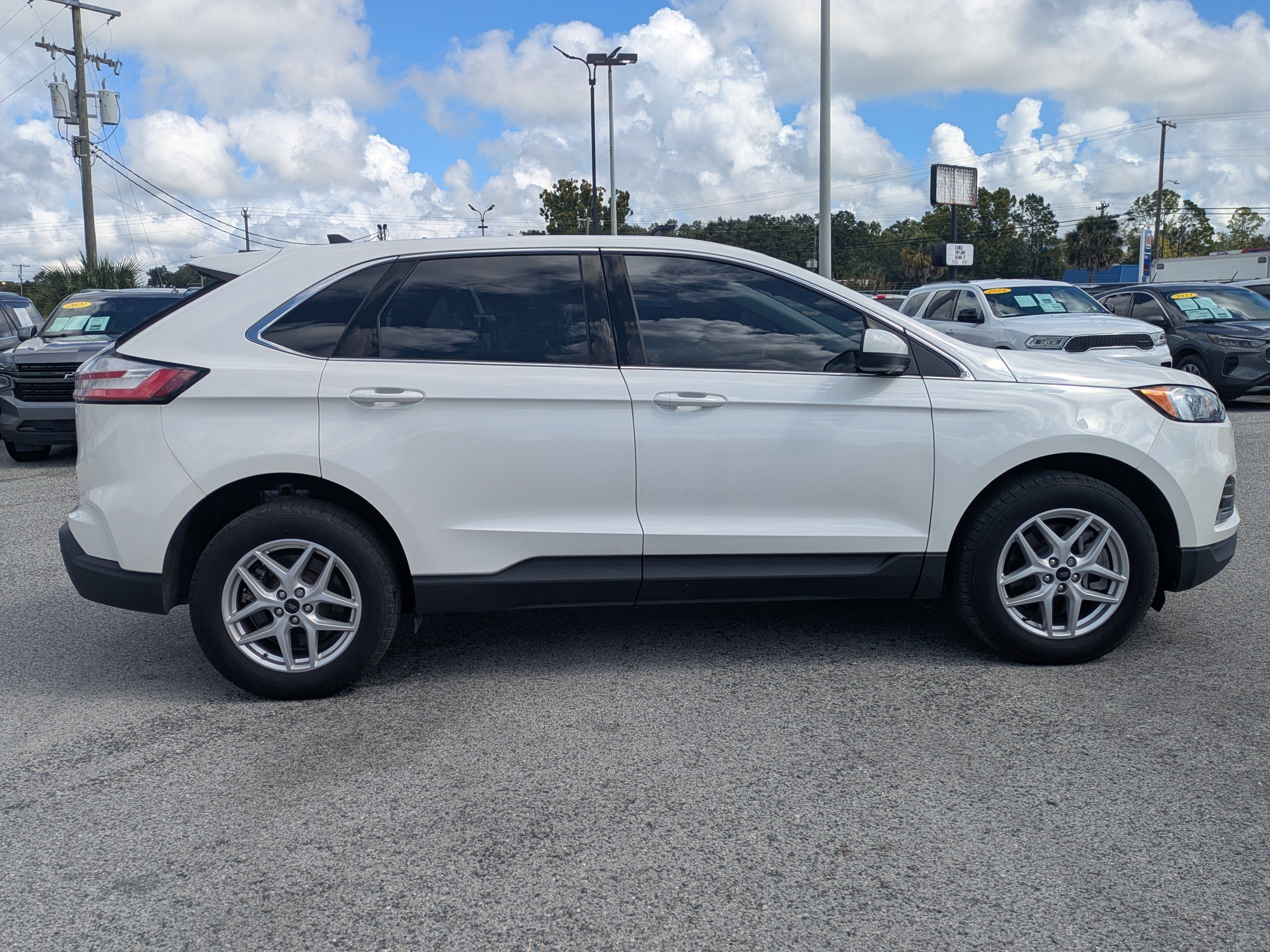 Used 2023 Ford Edge SEL w/ Convenience Package AWD/4WD image 3
