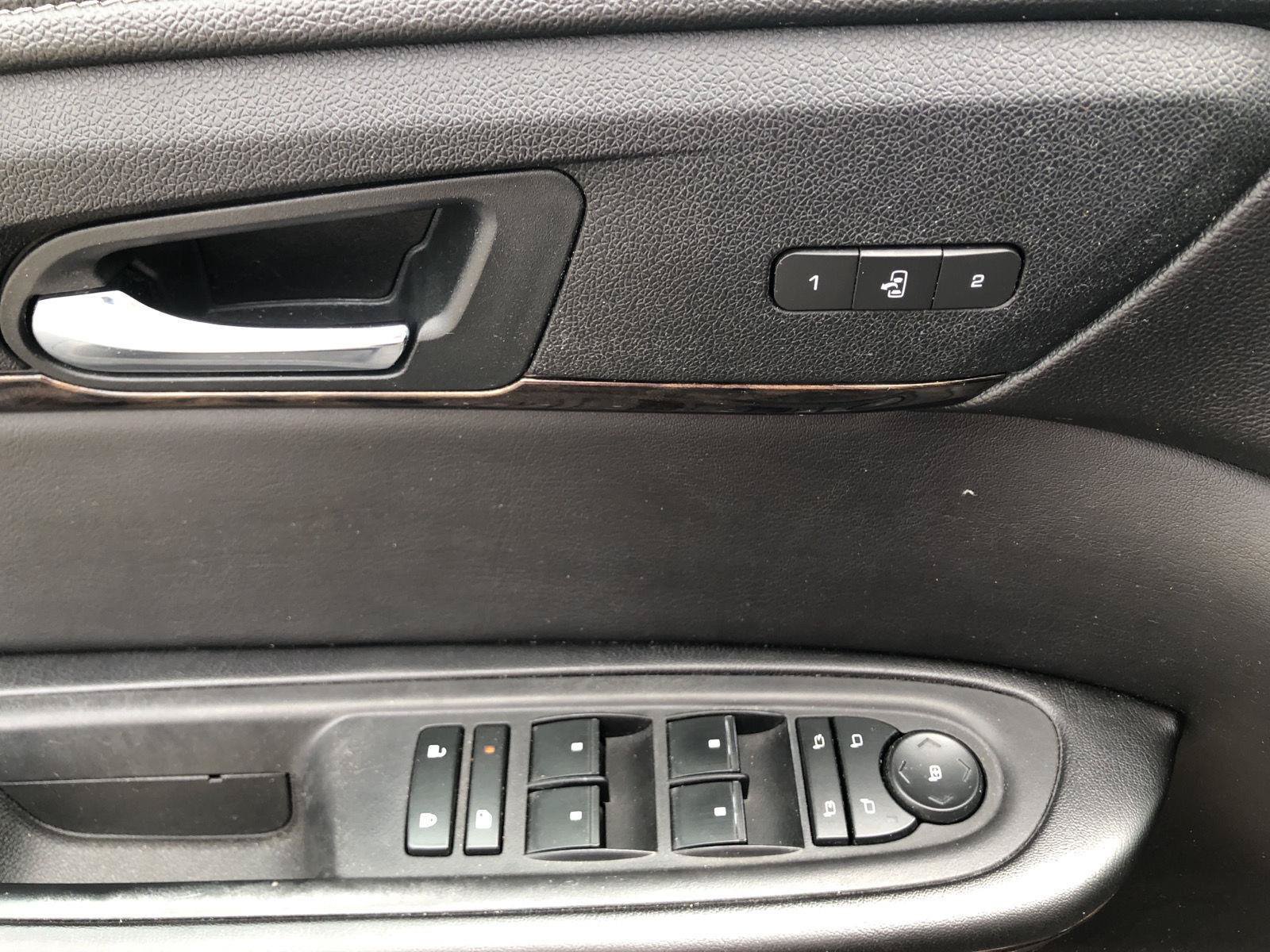 Used 2016 GMC Acadia Denali AWD/4WD image 23
