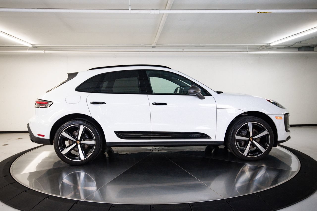 Certified 2023 Porsche Macan Turbo AWD/4WD image 8