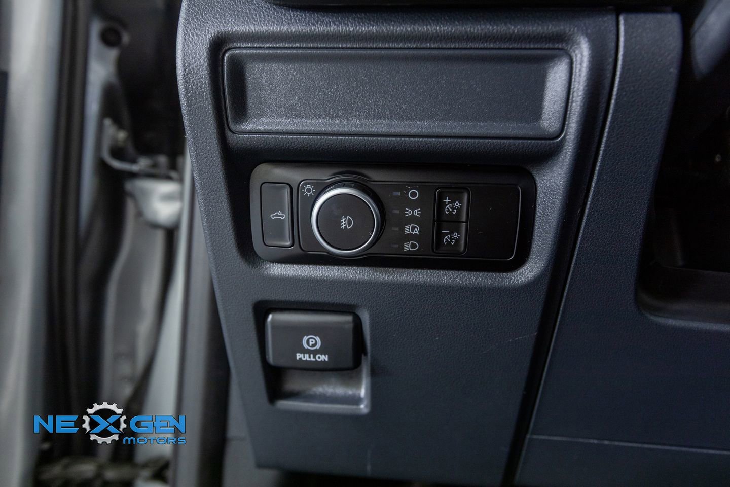 Used 2024 Ford F150 STX image 13