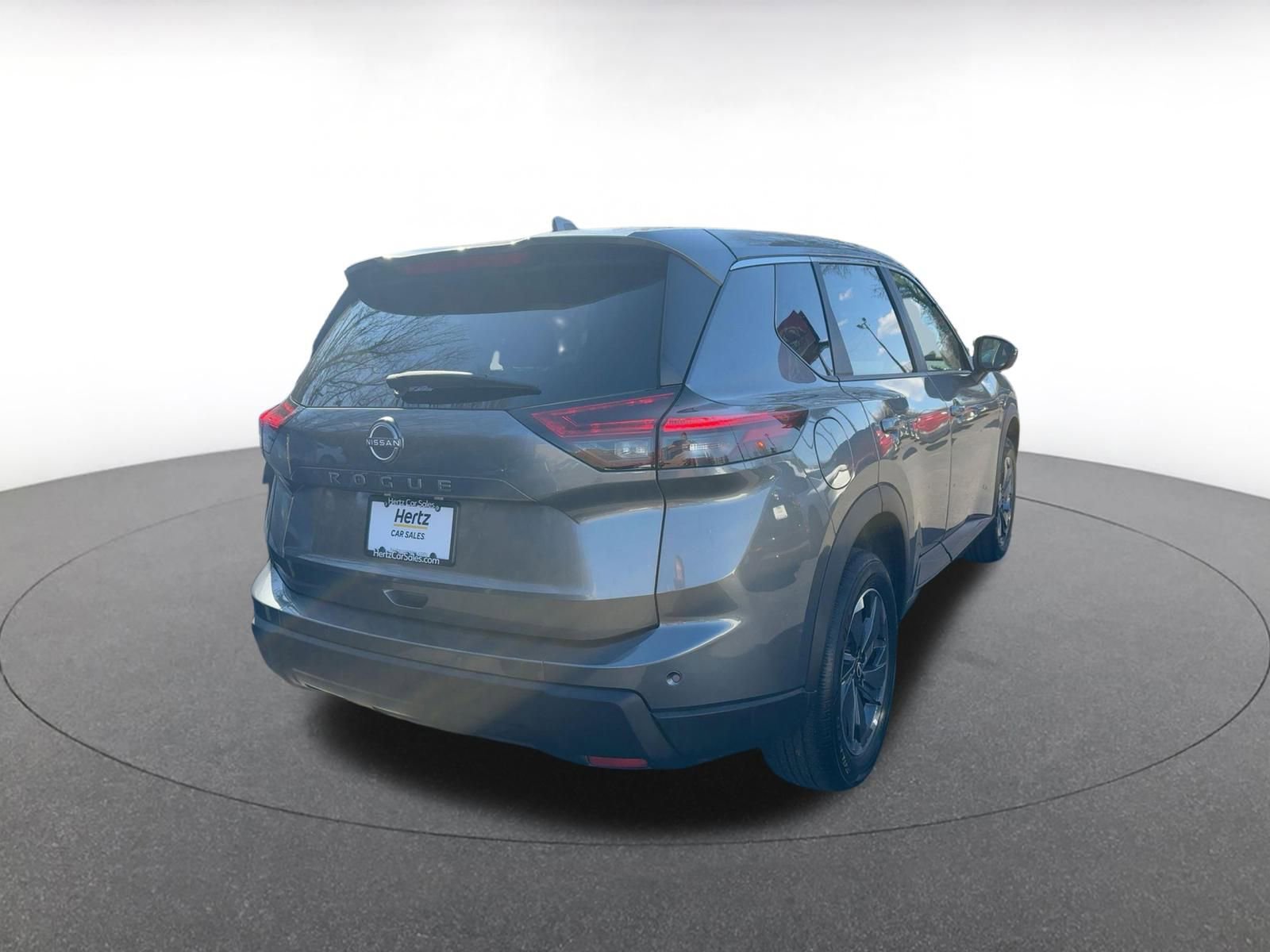 Used 2025 Nissan Rogue SV image 10