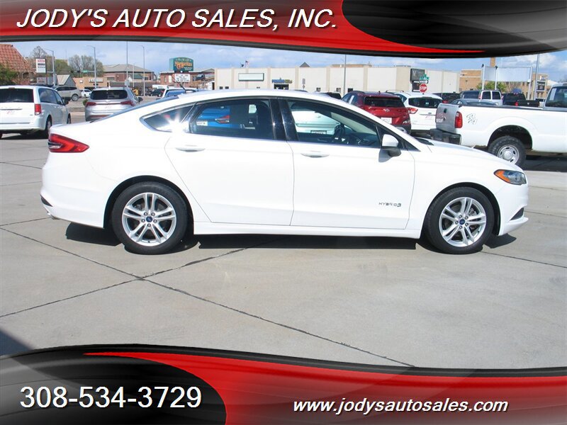 Used 2018 Ford Fusion SE FWD image 32