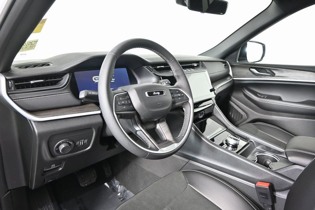 New 2026 Jeep Grand Cherokee Laredo image 22