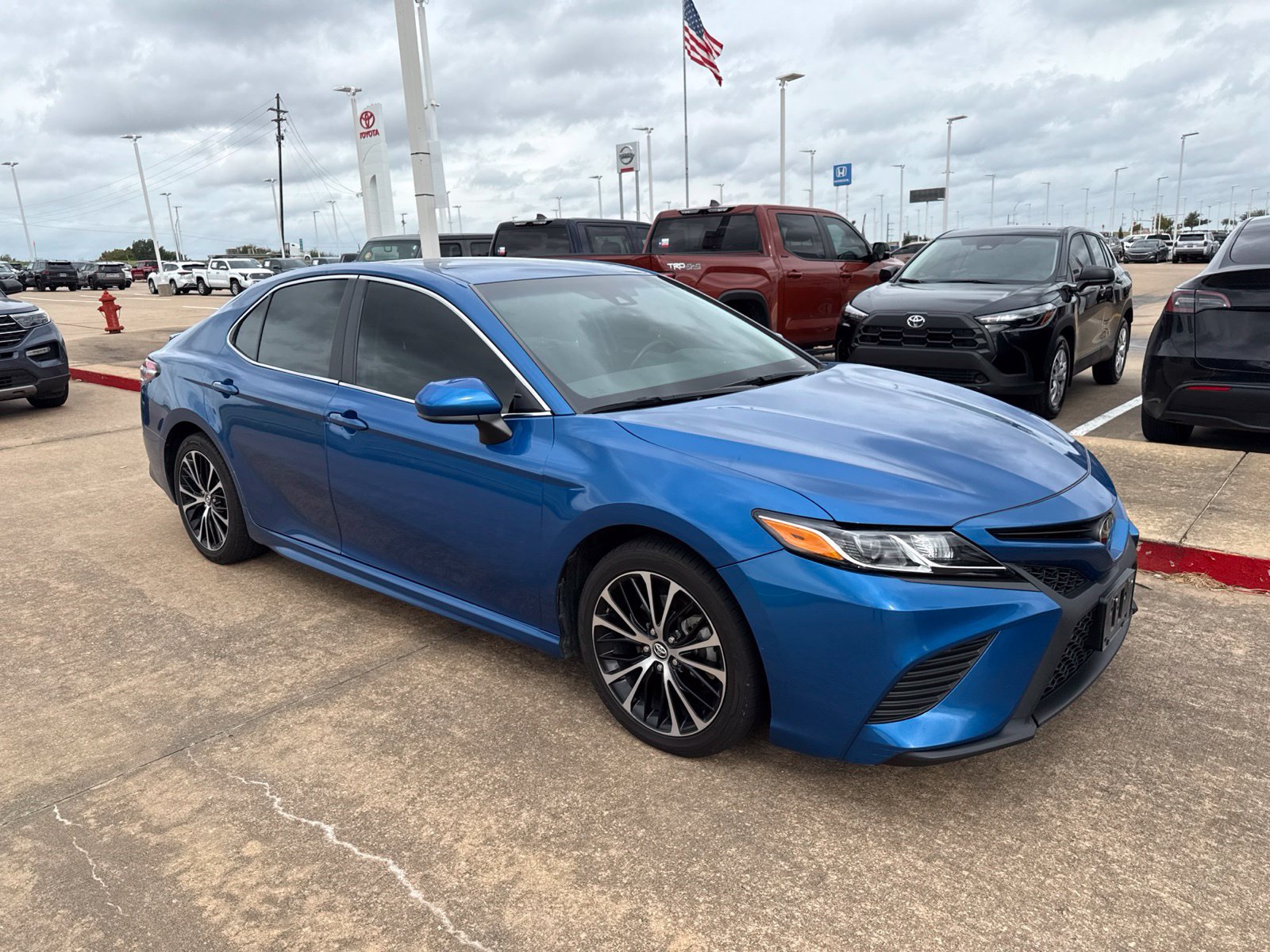 Used 2020 Toyota Camry SE FWD image 14