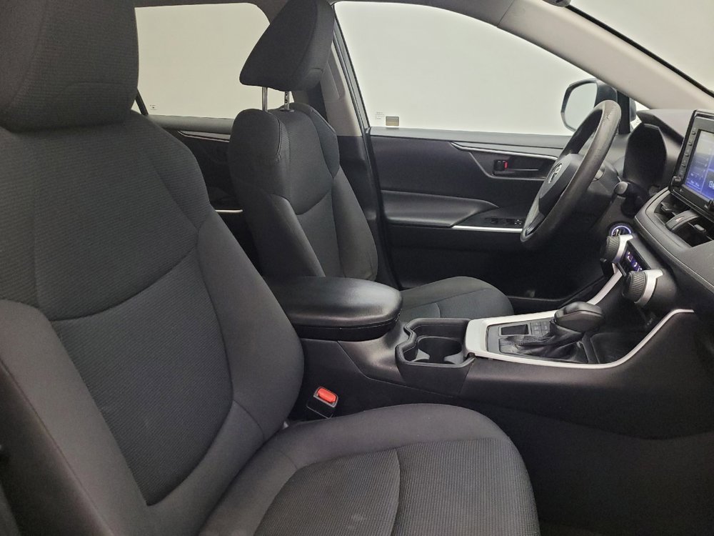 Used 2021 Toyota RAV4 LE w/ Carpet Mat Package (TMS) image 21