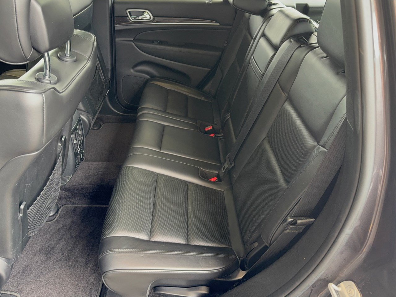 Used 2018 Jeep Grand Cherokee Overland AWD/4WD image 25