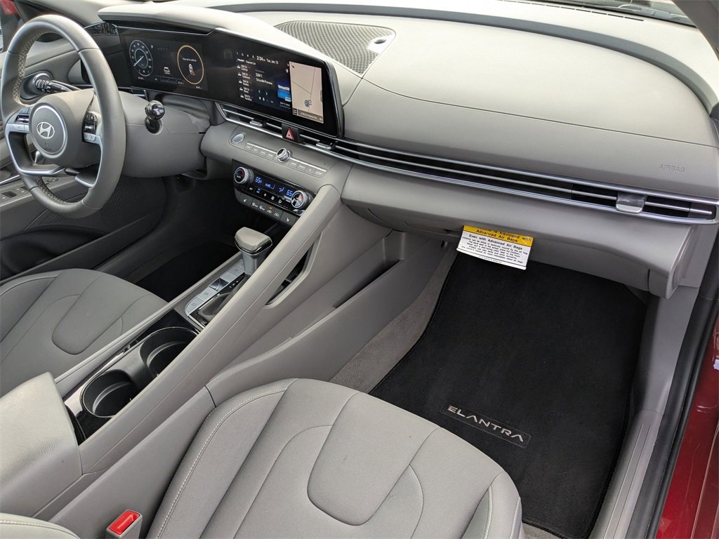 Certified 2024 Hyundai Elantra SEL w/ Convenience Package image 21