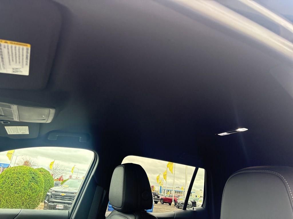 New 2026 Chevrolet Equinox LT w/ Convenience Package II image 11