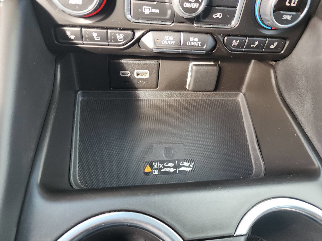 Used 2023 Chevrolet Suburban Premier image 37