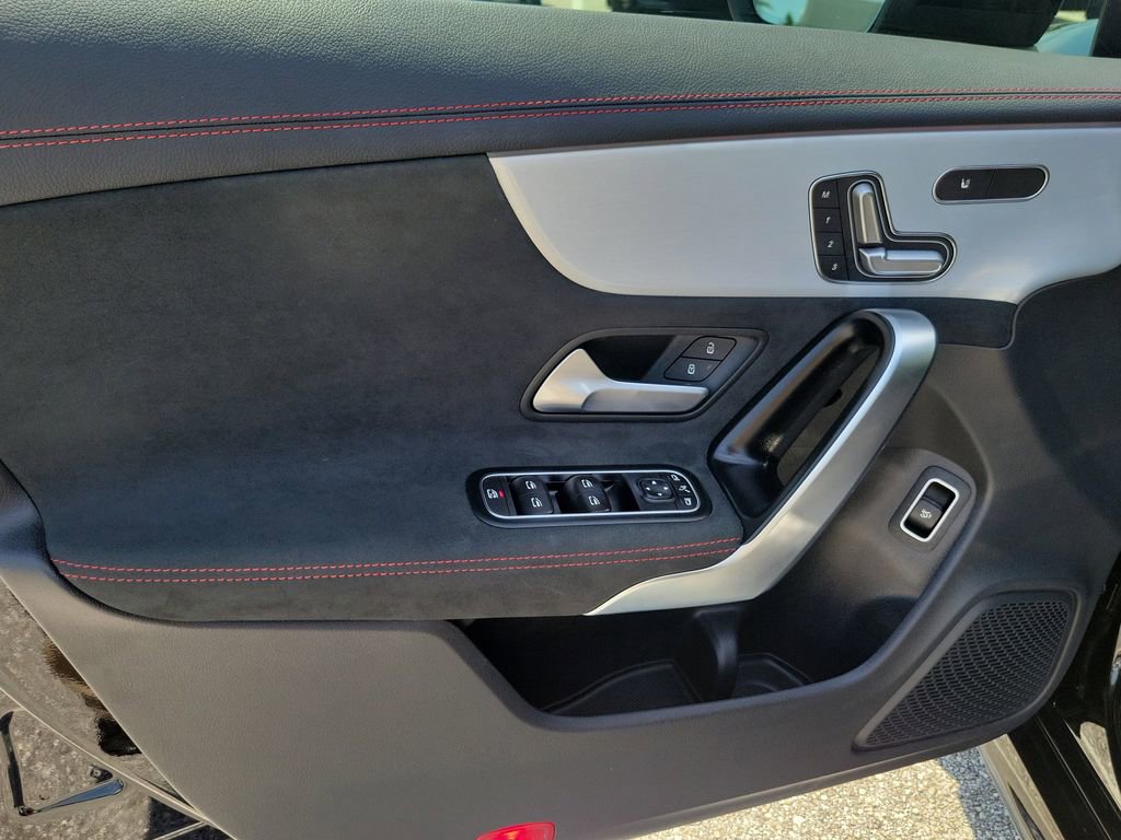 Used 2023 Mercedes-Benz CLA 250 image 19