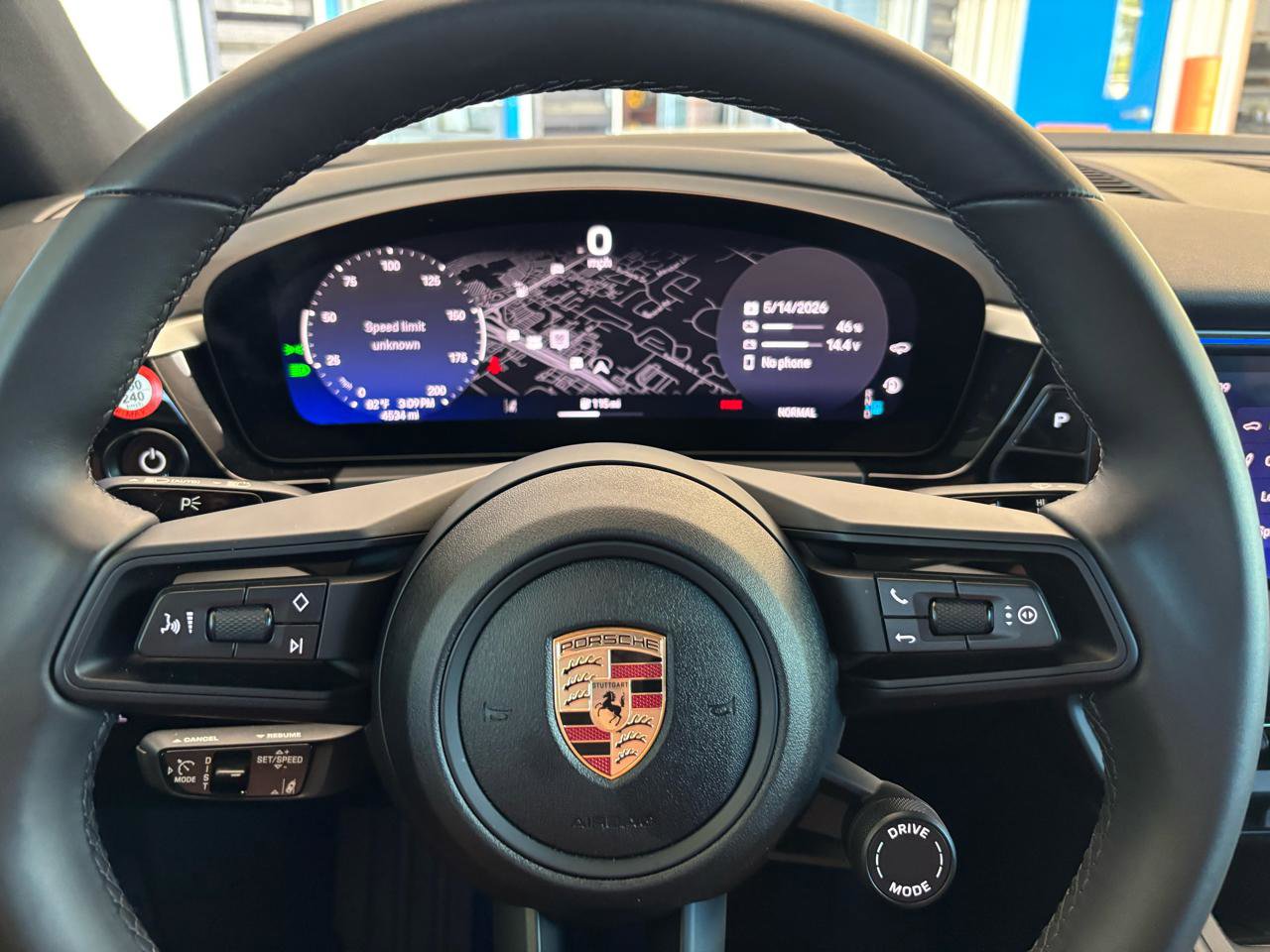 Used 2025 Porsche Macan Electric RWD image 15