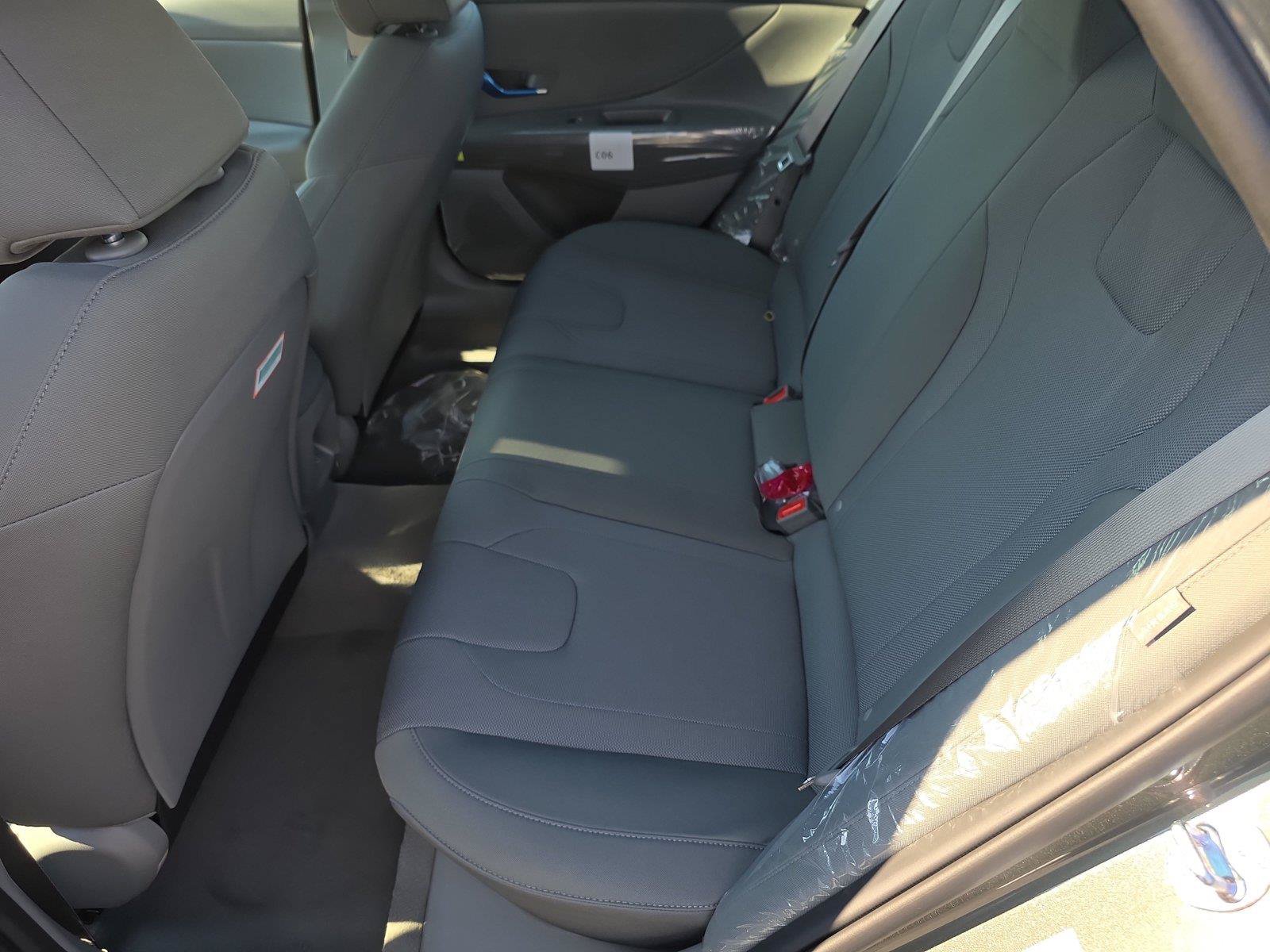New 2026 Hyundai Elantra SE FWD image 6