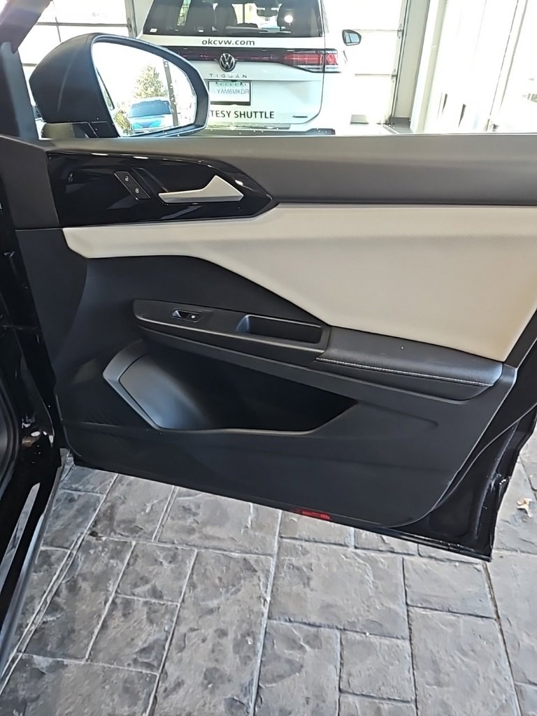 Used 2025 Volkswagen Taos S image 10