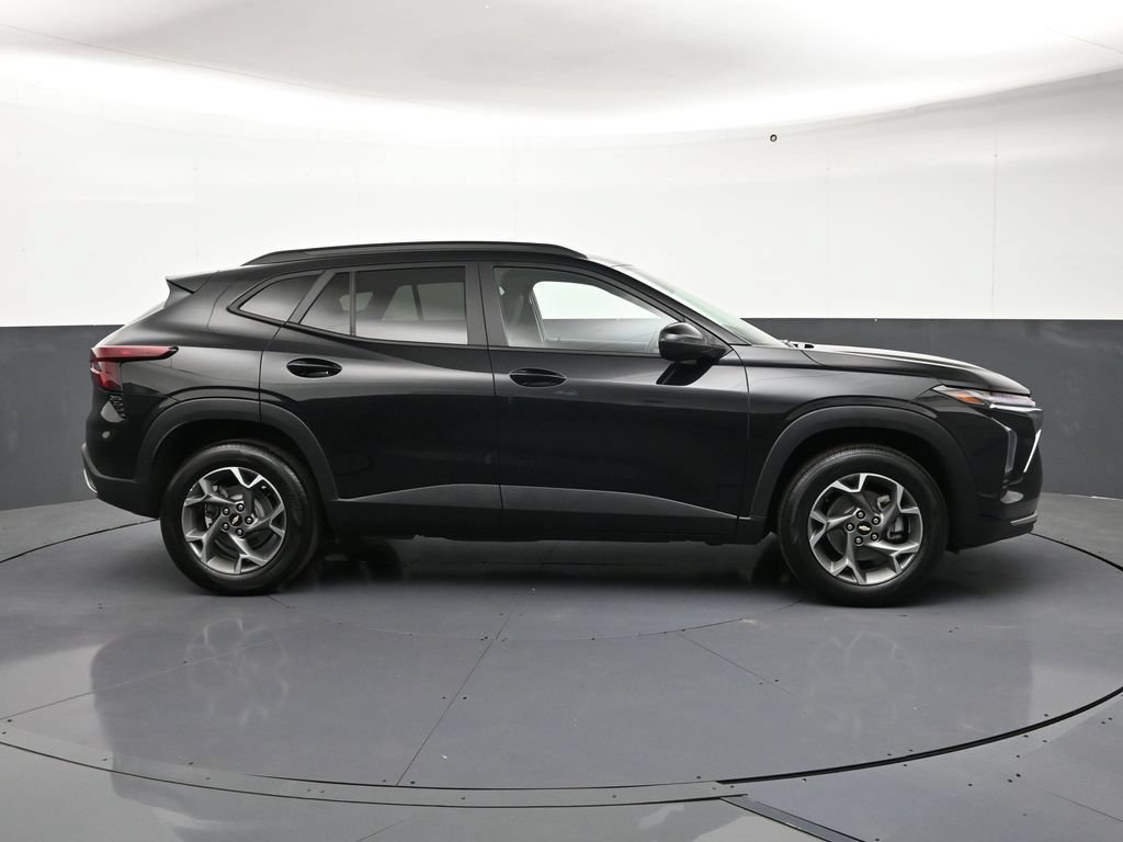 Used 2024 Chevrolet Trax LT FWD image 6
