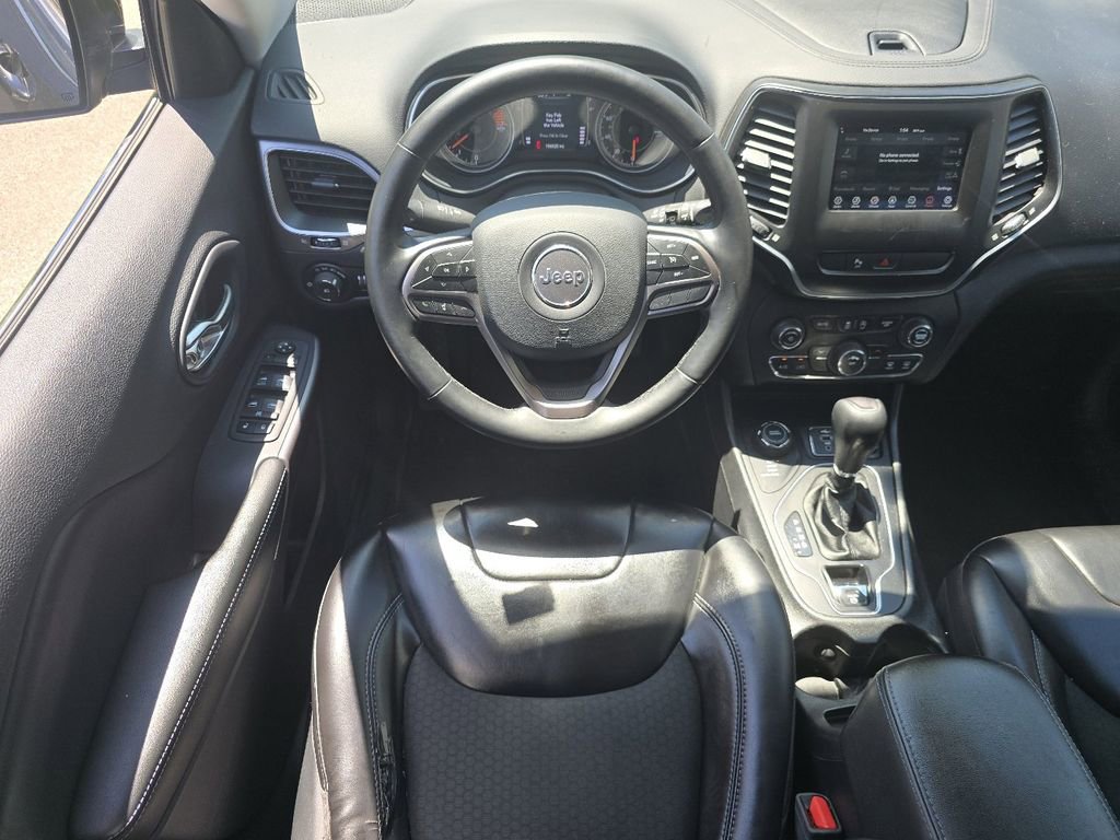 Used 2019 Jeep Cherokee Latitude Plus w/ Cold Weather Group AWD/4WD image 21