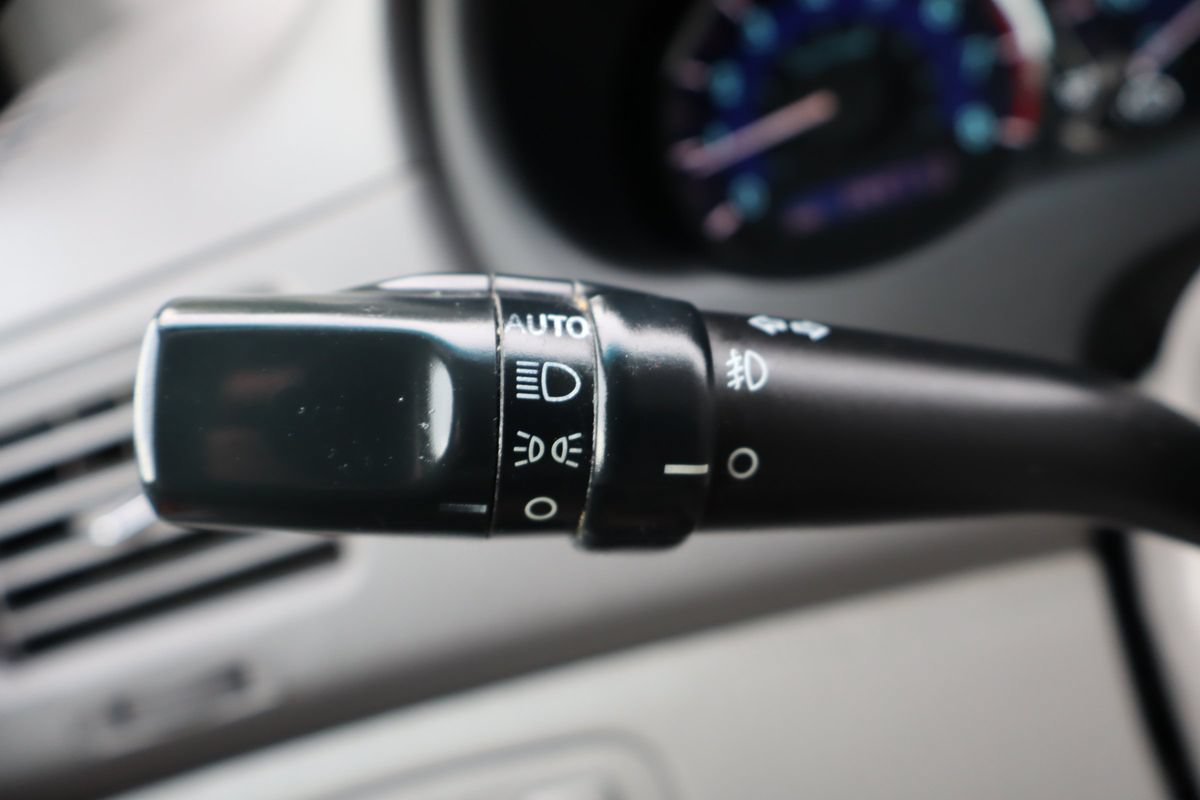 Used 2009 Toyota Sienna XLE FWD image 32