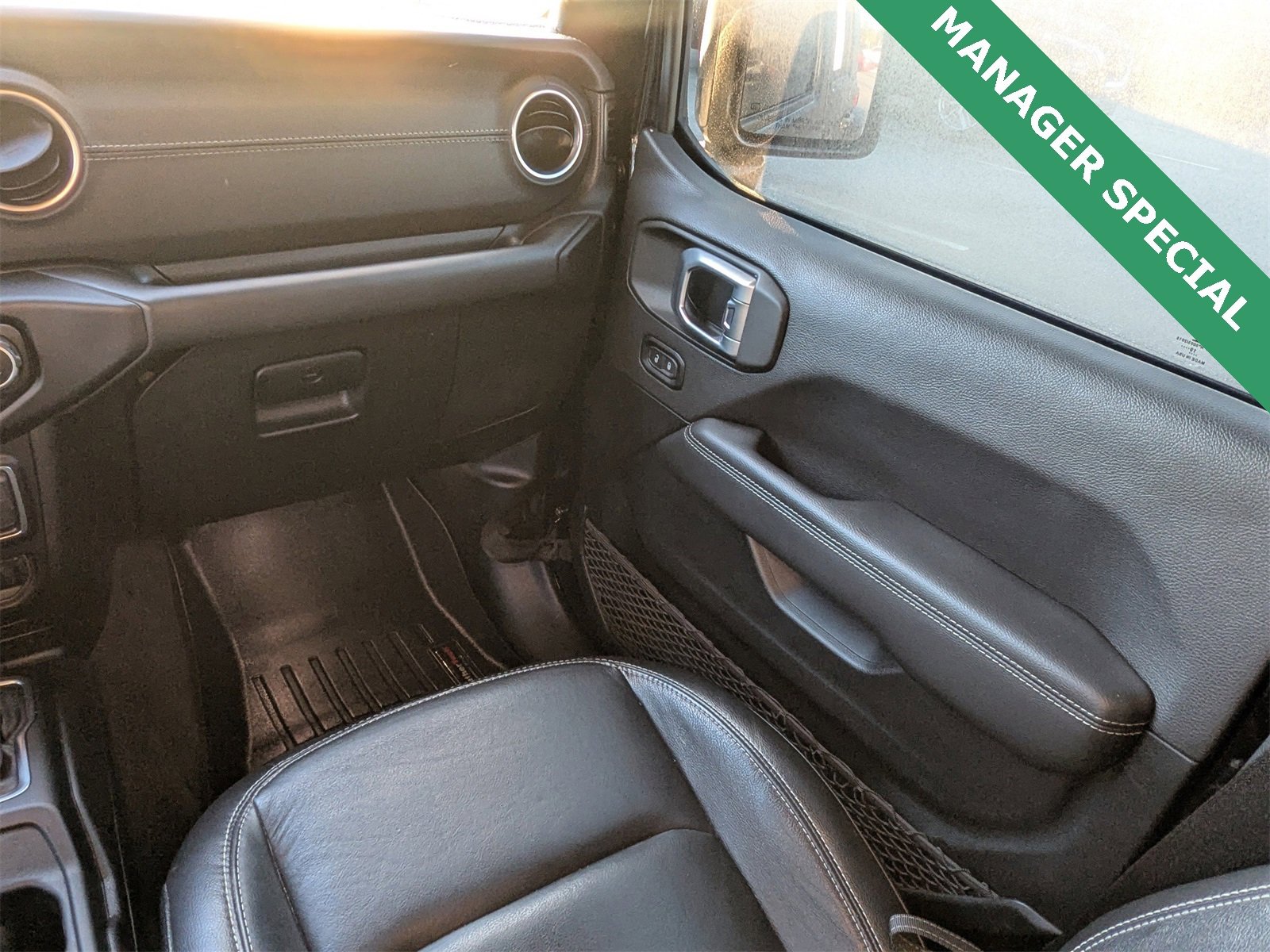 Used 2020 Jeep Wrangler Unlimited Sahara image 18